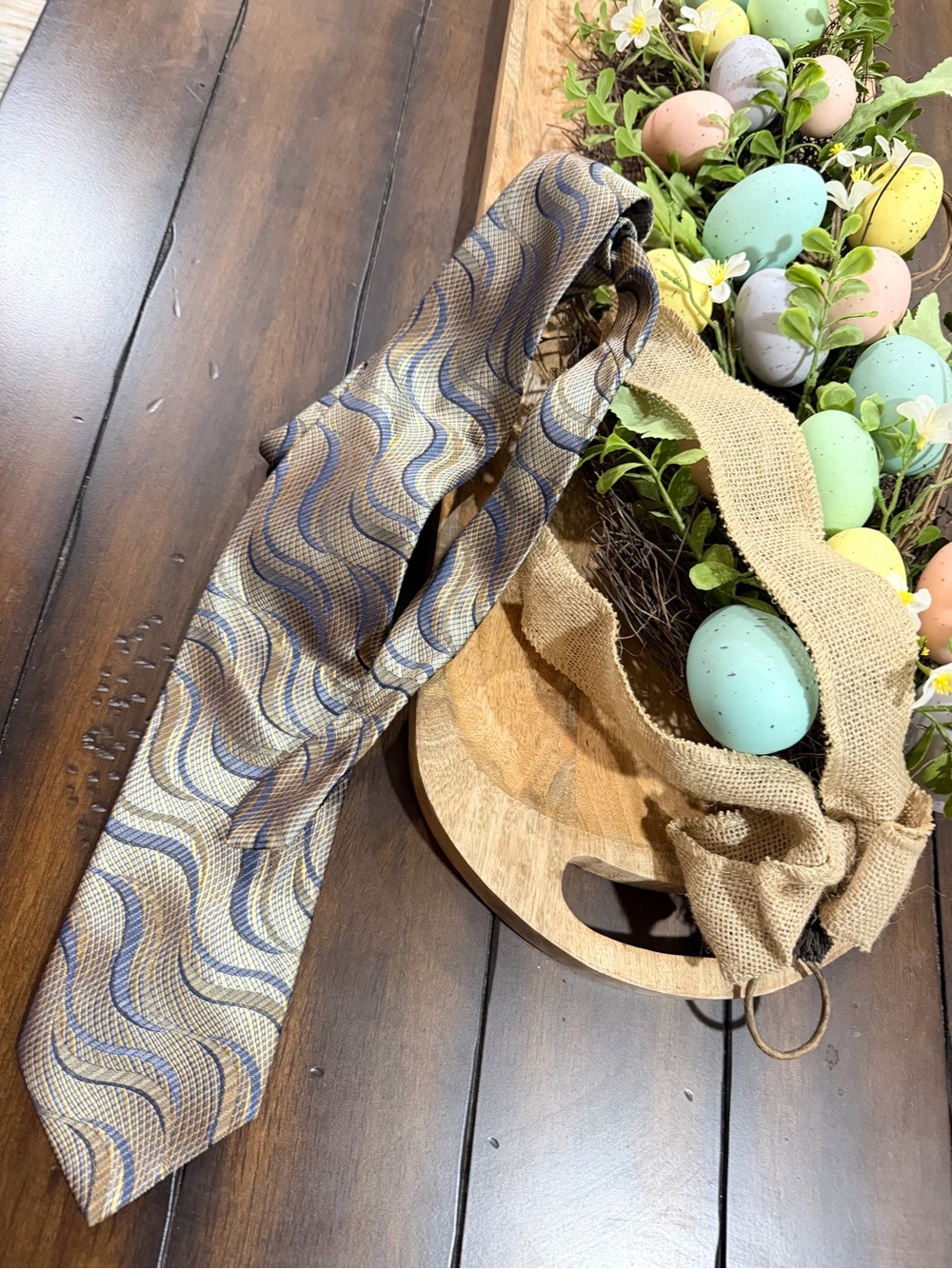 Men's Wave-Pattern Tie in Beige and Blue